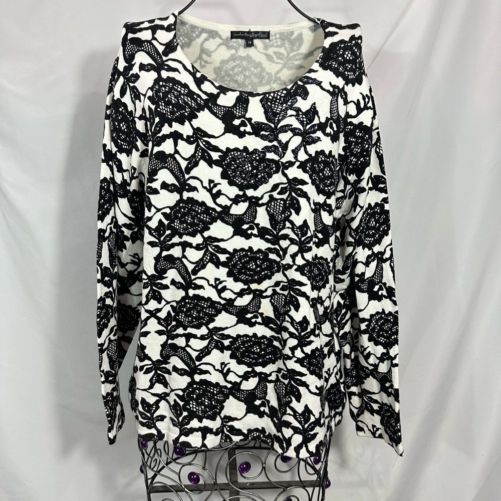 Pierri New York black floral beaded long sleeve blouse size 1X